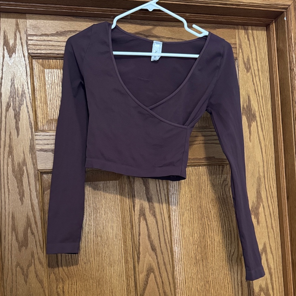 Nikibiki yoga top